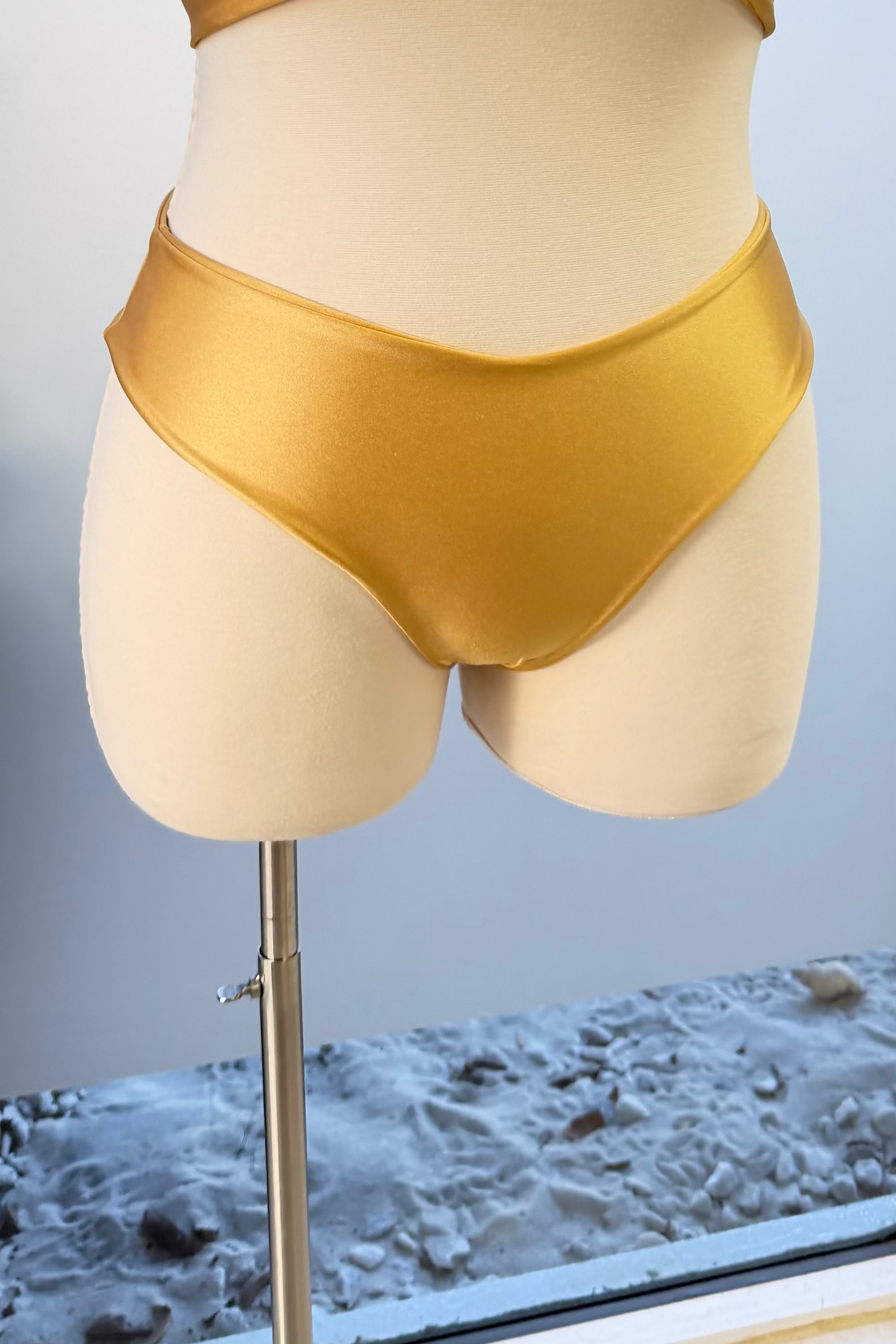 Kate Bottom in Oro - Final Sale