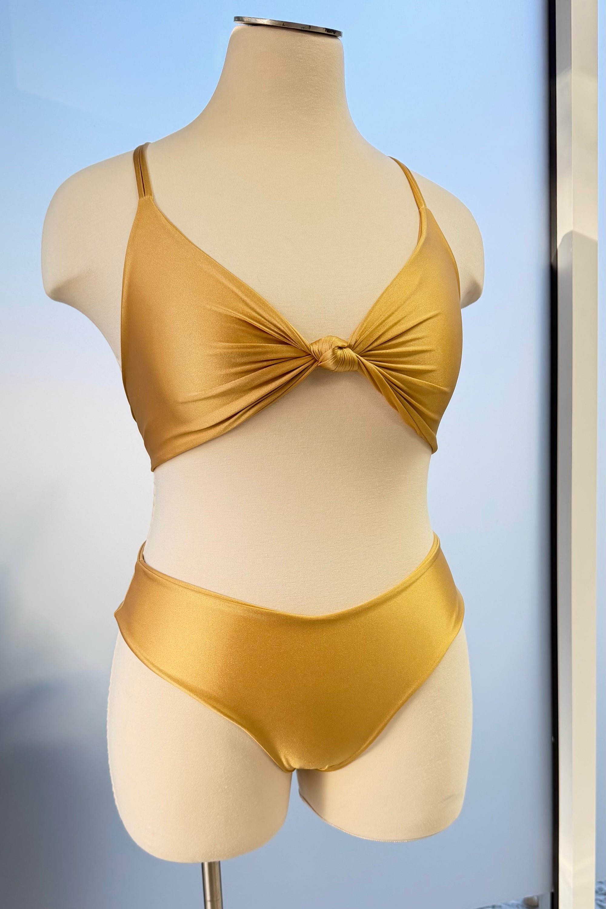 Mara Top in Oro - Final Sale