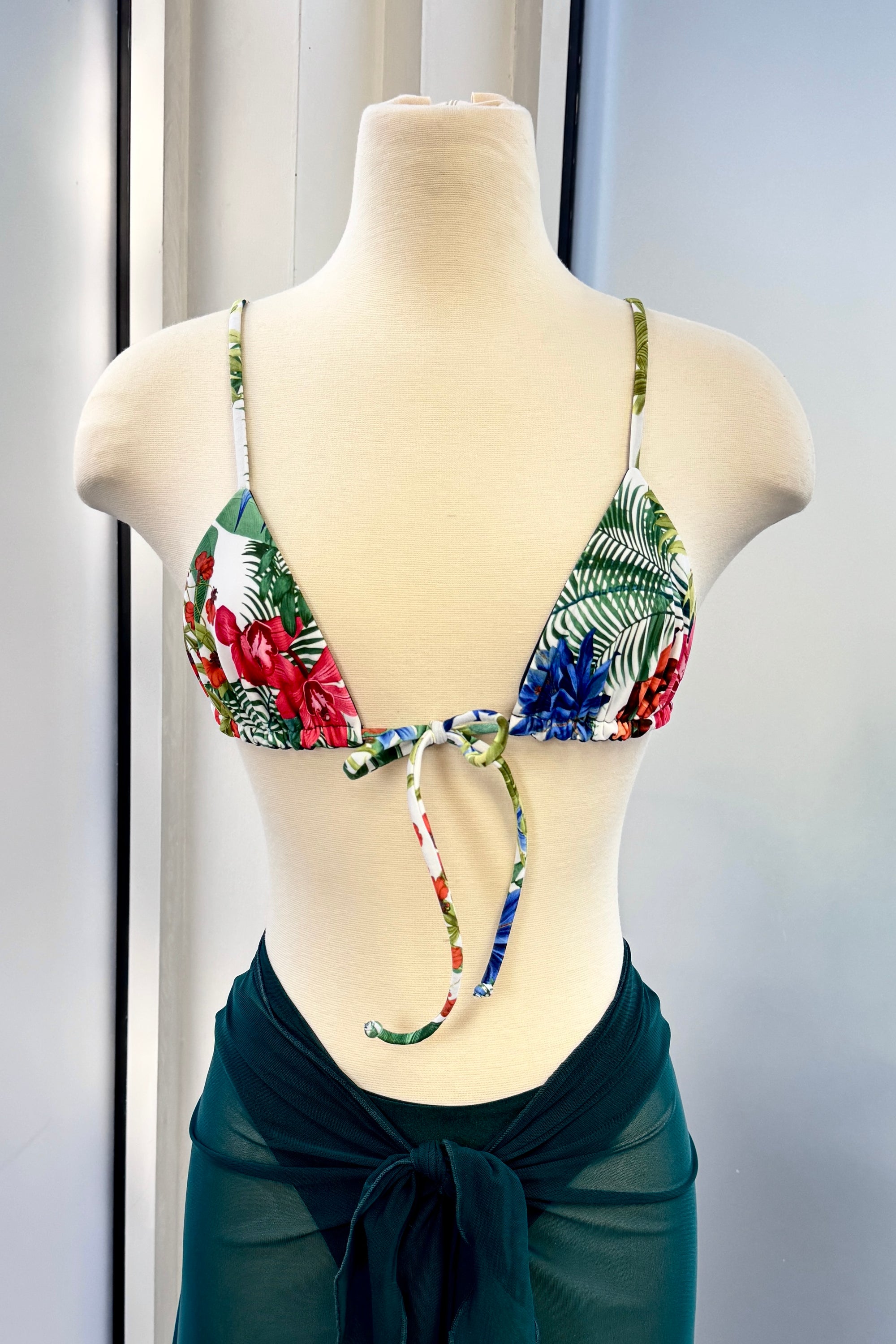 Lina reversible Bikini Top in Tropical - Final Sale