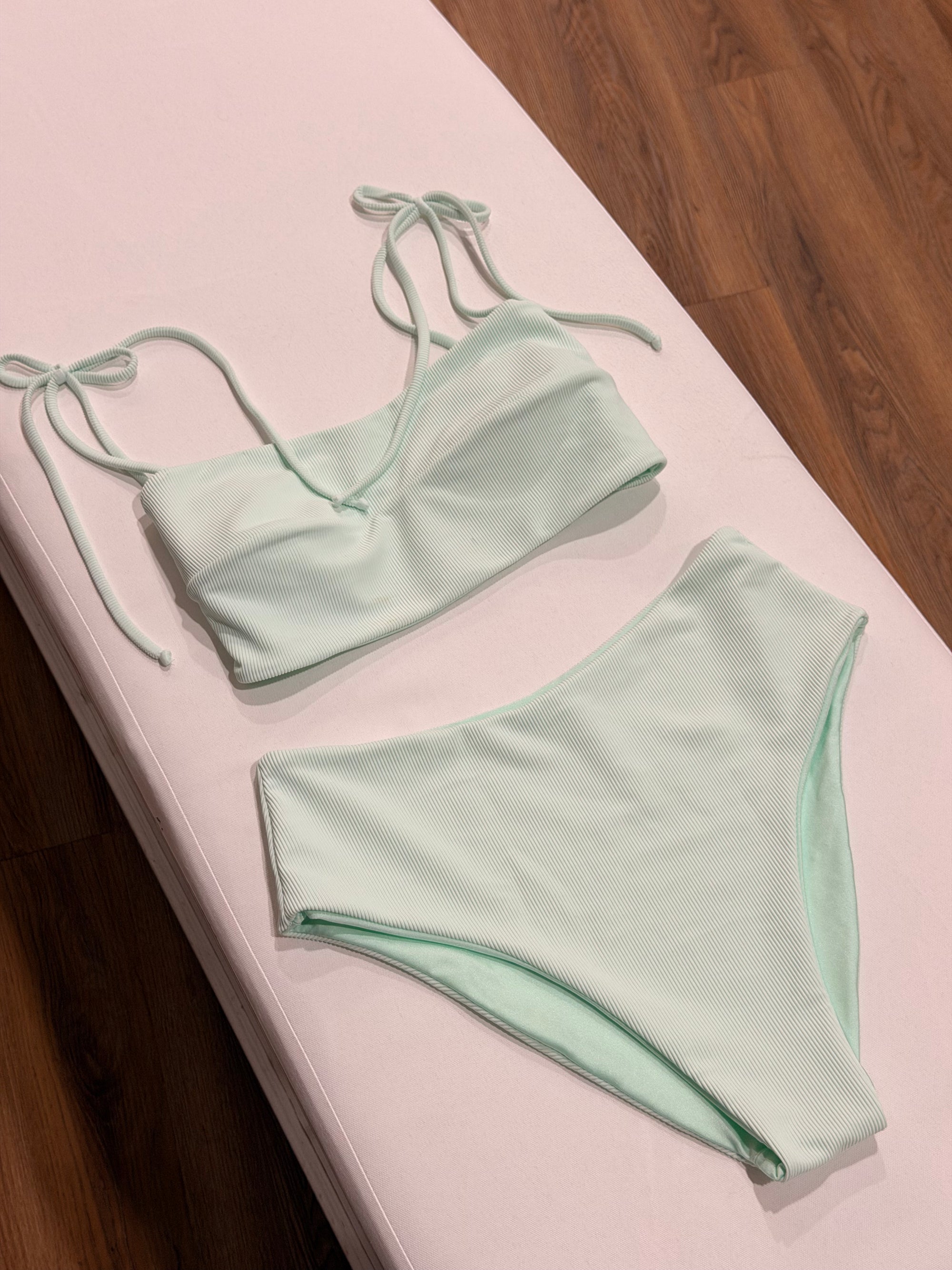 Reversible Top + Emi Bottom in Ribbed Mint