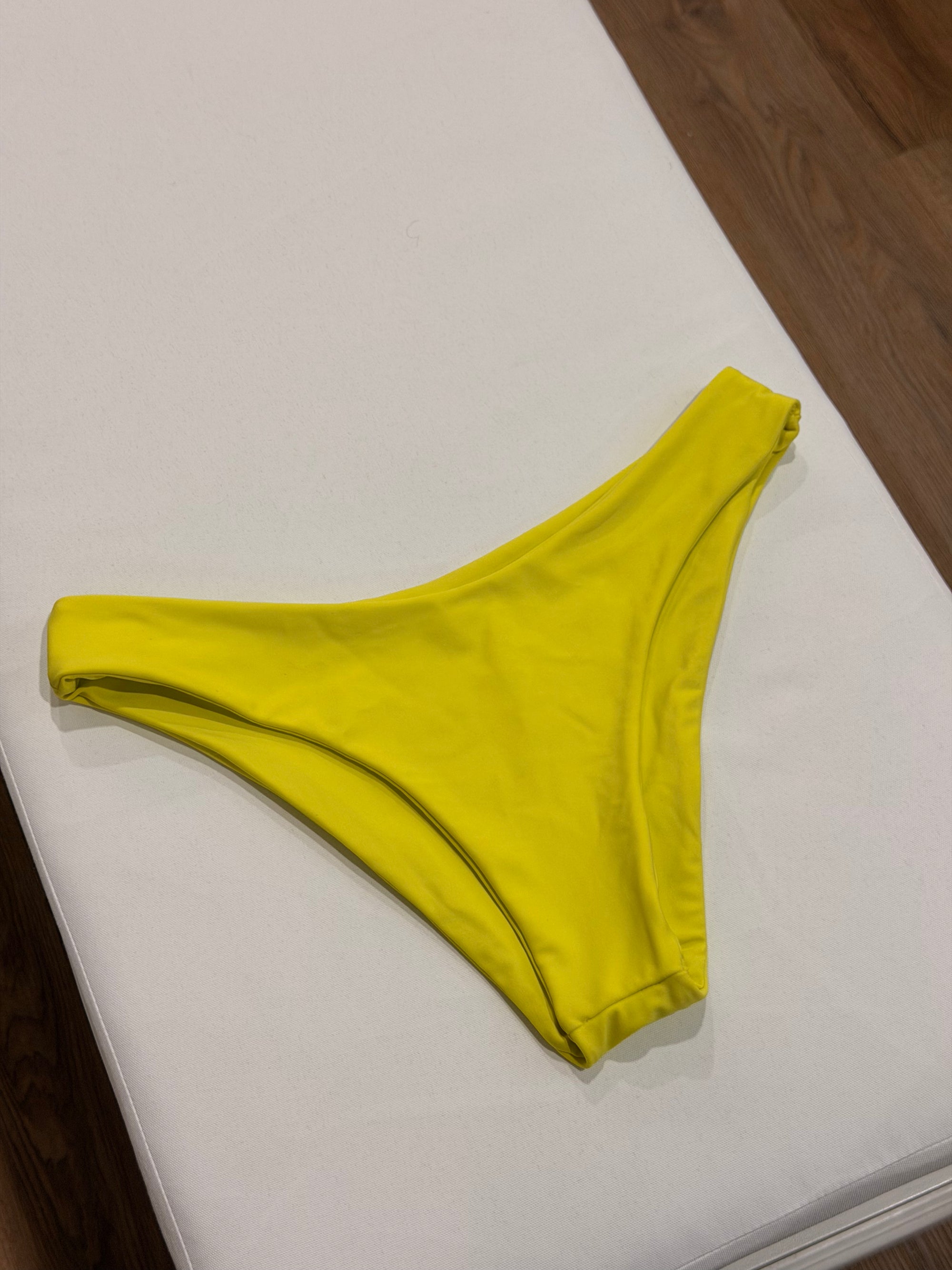 Lina Bottom in Lime - Final Sale