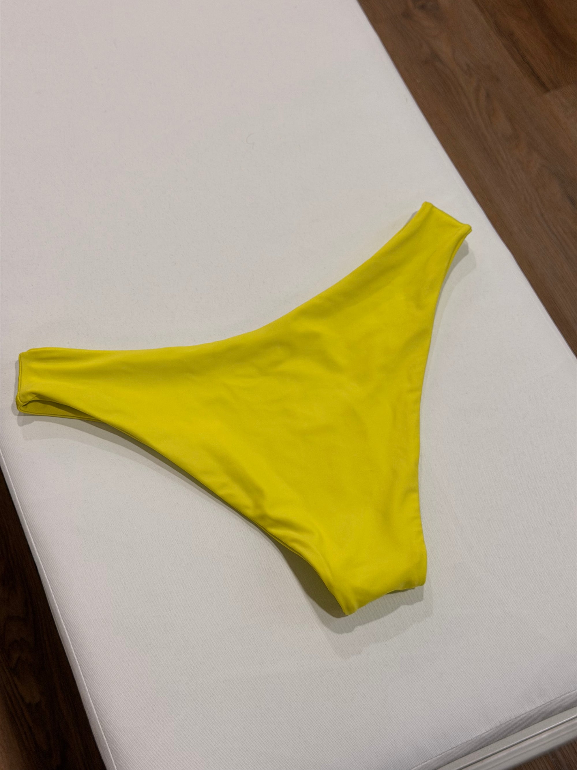 Lina Bottom in Lime - Final Sale