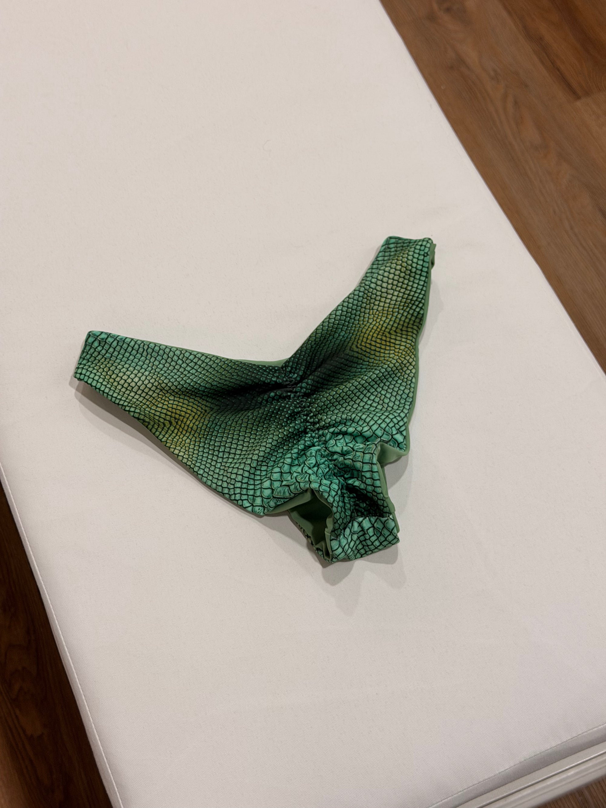 Reversible Lola Bottom in Basil/Snake