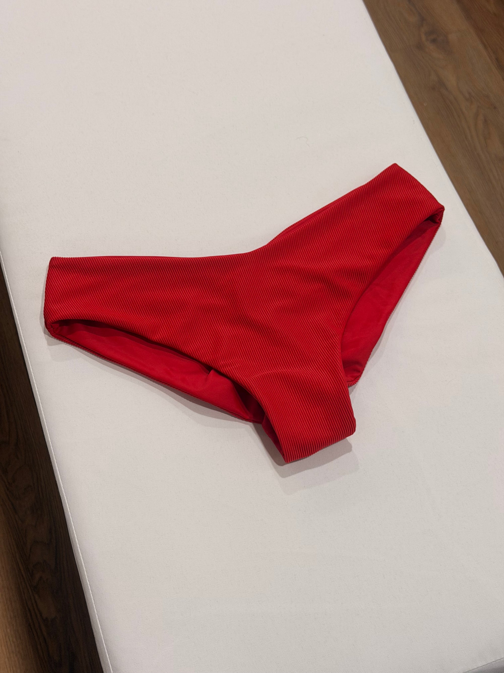 Reversible Bruni Bottom Ribbed Cherry