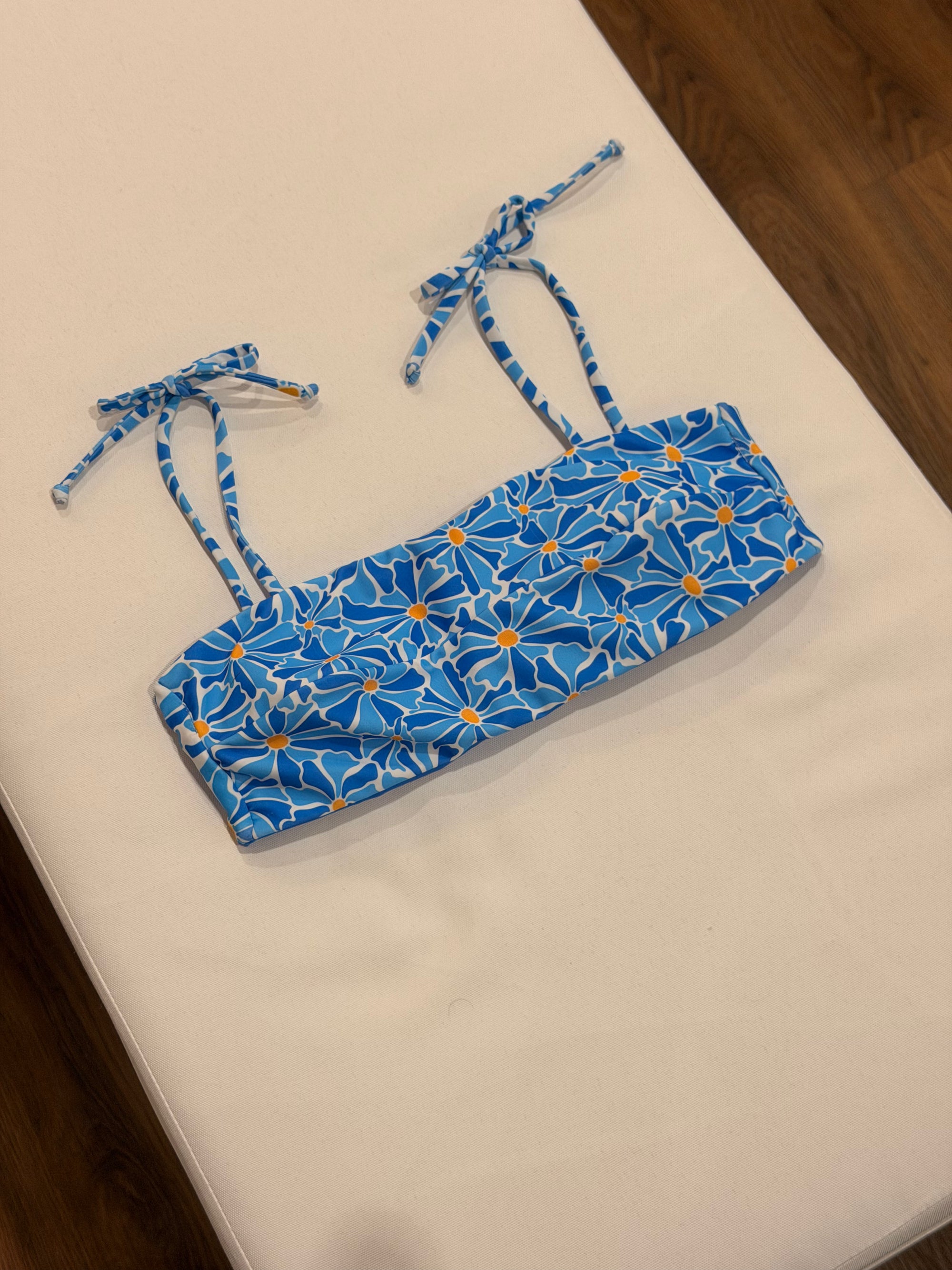 Reversible Kat reversible Top in Bloom/Azule