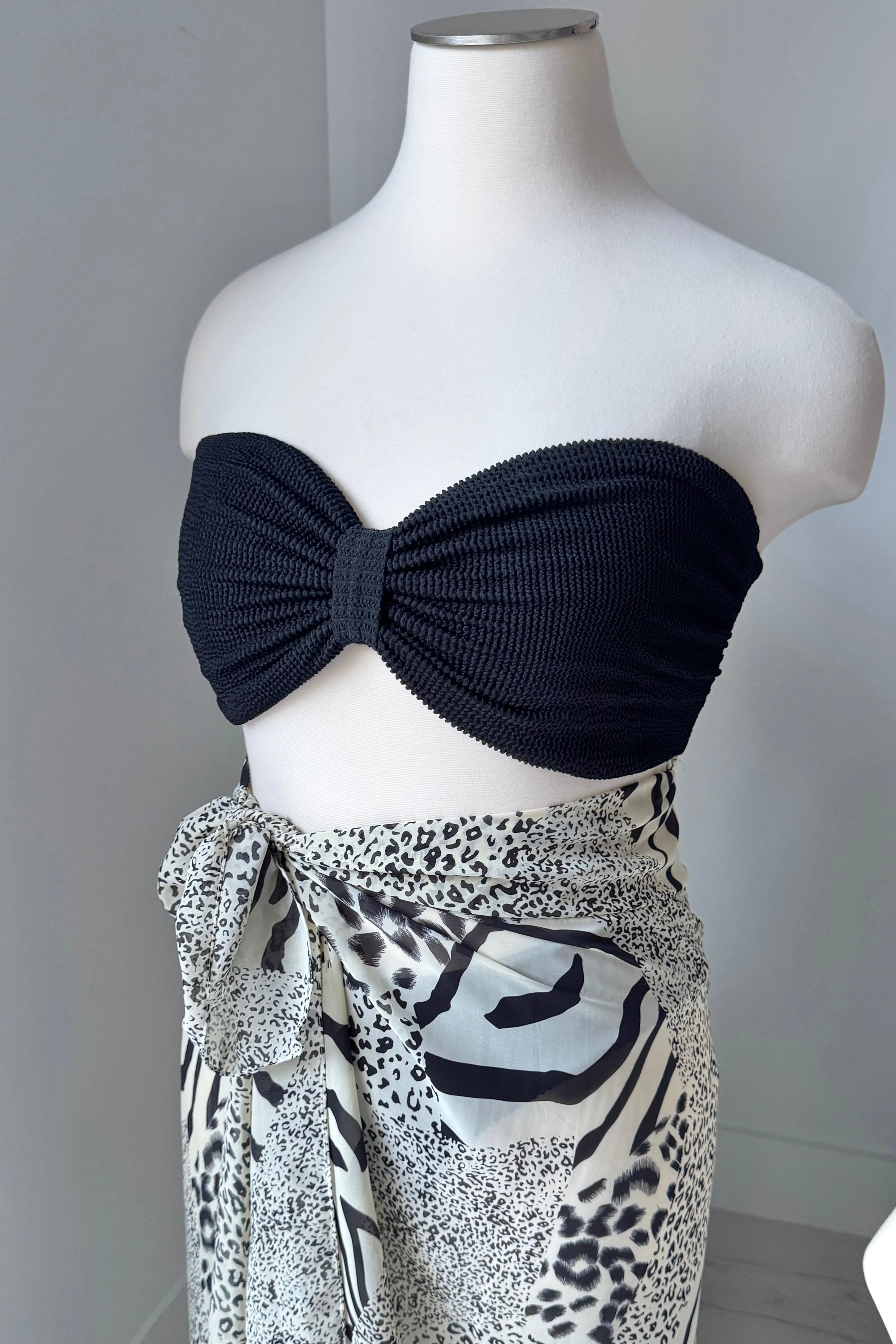 Cleo Top in Textured Black - Final Sale