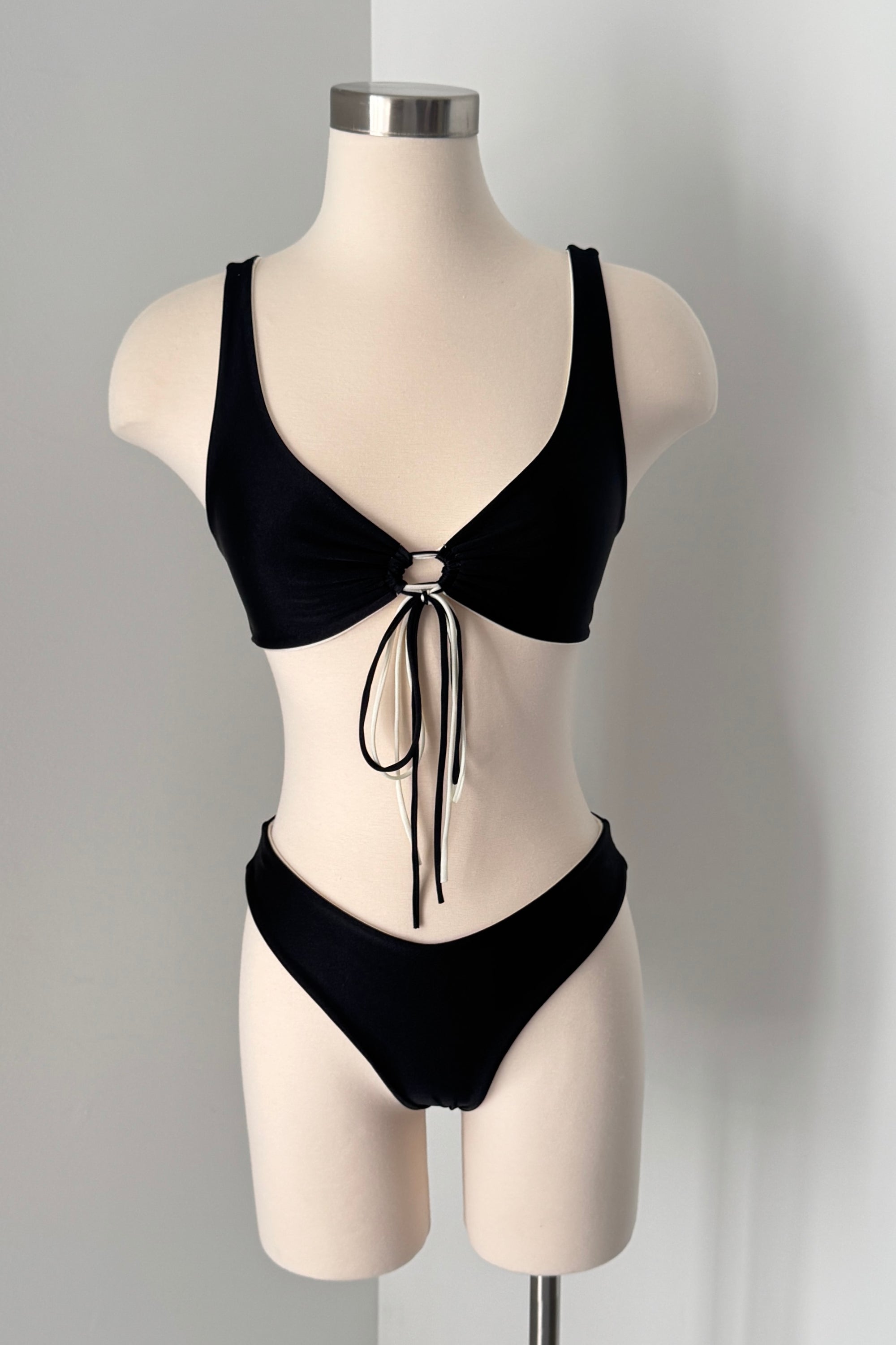 Lola reversible Bottom in Metallic Black/Pearl - Final Sale