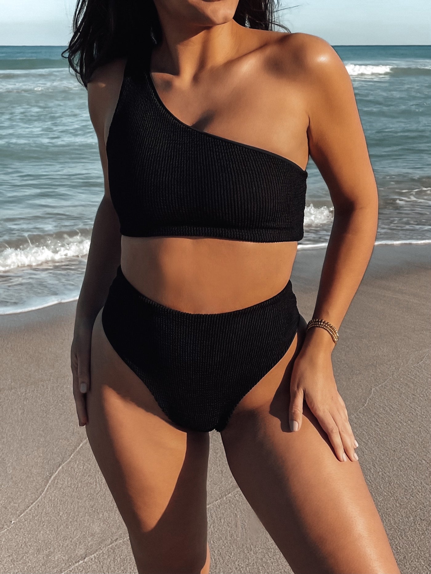 Textured BRUNI Bikini Top – Maheli Heli
